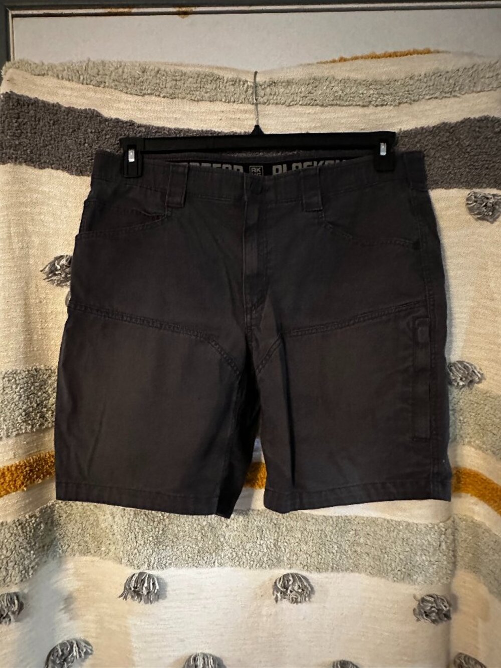 Duluth Trading Co Alaskan Hardgear Men' Shorts - Size 38